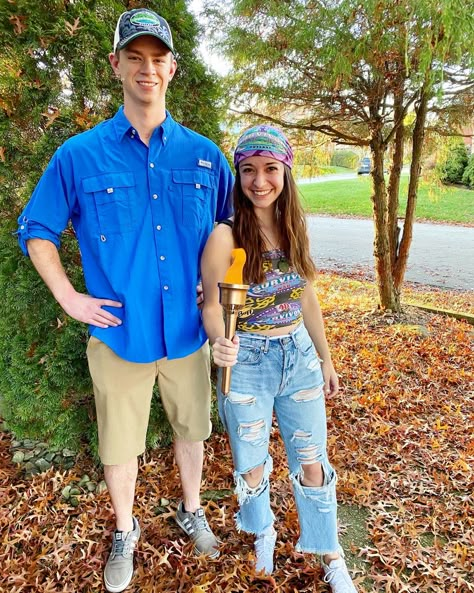 Jeff Probst and Parvati Shallow Halloween Costume - Inspired by the CBS show, Survivor Survivor Outfit, Themed Party Outfits, Survivor Contestants, Survivor Show, Teacher Halloween Costumes, Tv Show Couples, Dancers Outfit, The Killers, Teachers Halloween