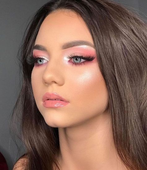 Pink Full Face Makeup Look, Makeup To Match Hot Pink Dress, Pink Dewy Makeup Look, Pink Eyeshadow With Blue Eyes, Light Day Makeup, Pink Makeup Lipstick, Pink Eyeshadow Looks Blue Eyes, Rose Pink Eyeshadow, Smokey Eye Makeup With Pink Lipstick