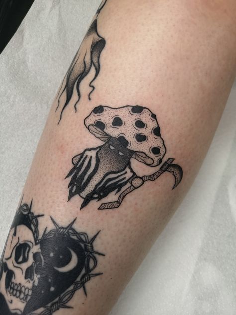 Grim reaper mushroom leg tattoo Female Grim Reaper Tattoo, Tattoo Mushroom, Female Grim Reaper, Ghost Mushroom, Squid Tattoo, Soldier Tattoo, Mushroom Tattoo, Grim Reaper Tattoo, Reaper Tattoo