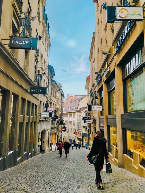 Stroll around to discover Lausanne’s districts and architecture. With narrow streets and colourful houses - the fourth biggest city of Switzerland does have a charm of its own. 📷🇨🇭 📍Lausanne _________________________________#Lausanne #holiday #lakegeneva #suisse #travel #explore #swiss #cobblestone #street #cityscape #city #travelgram #visitswitzerland #inlovewithswitzerland #vacation #walking #heritage #architecture #photography #tourism #package #plans @lausannecapitaleolympique Switzerland Trip, Heritage Architecture, Switzerland Tour, Cobblestone Street, Lausanne Switzerland, Swiss Travel, Visit Switzerland, Geneva Switzerland, Slow Travel