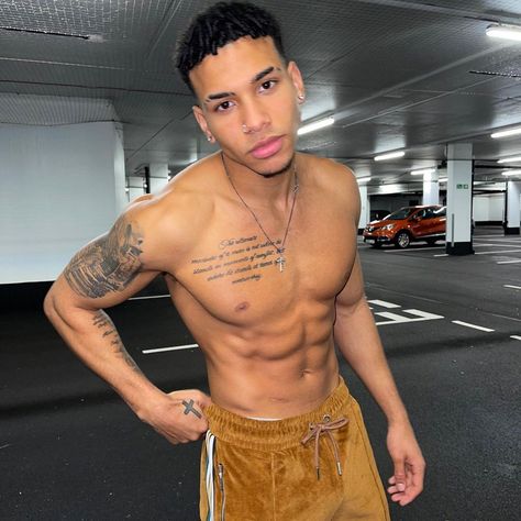 Louis Russell Tattoo, Louis Russell, Gentleman Tattoo, Tatted Guys, Black Men Tattoos, Guys Grooming, Men's Small Tattoo, Light Skin Men