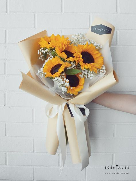 Asthetic Picture White And Black, Graduation Bouquet, Orange Sunflowers, Teen Advice, Sunflower Bouquet, Asthetic Picture, Flower Bouquet Diy, Bouquet Gift, Sunflower Bouquets