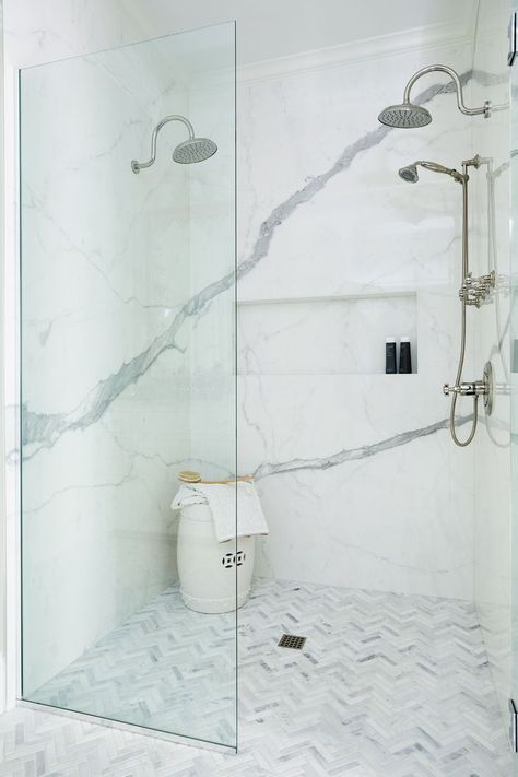 Amazing Master Bathrooms, Doorless Shower, Marble Showers, Shower Floor Tile, Bathroom Shower Tile, Shower Tile Designs, Bathroom Remodel Shower, Marble Bathroom, Shower Design