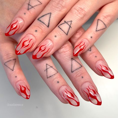 Halloween Flame Nails, Red Flames Nails, Flame Nails Acrylic, Red Flame Nails, Nails September, Flame Nails, Flame Nail Art, Clear Acrylic Nails, Sharp Nails