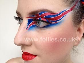 Jubilee / Olympic UK union jack eye make up. kinda in love with this. and by kinda i mean REALLY Union Jack Makeup, Funny Face Paint, Jubilee Ideas, Royal Jubilee, Paint Eyes, Painting Eyes, Jubilee Party, Queens Jubilee, Germany Trip