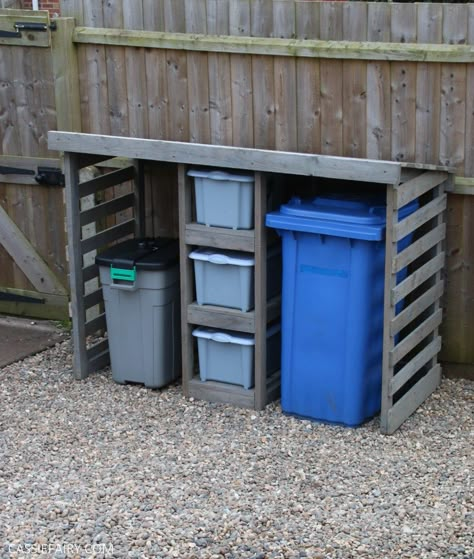 Recycling Storage Ideas Outdoor, Outdoor Recycle Bin Ideas, Pallet Wheelie Bin Store, Outdoor Bin Storage, Outdoor Recycling Storage, Pallet Bin Store Diy, Diy Recycle Bin Storage, Diy Wheelie Bin Storage, Bin Store Ideas