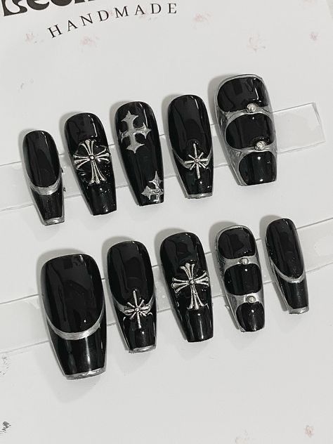 Emo Nail Inspo Coffin, Dark Gothic Nail Designs, Black Nails Emo, Alternative Nail Ideas, Black Emo Nails, Black And Silver Nails Ideas, G59 Nails, Black Gothic Nails, Piercing Nails