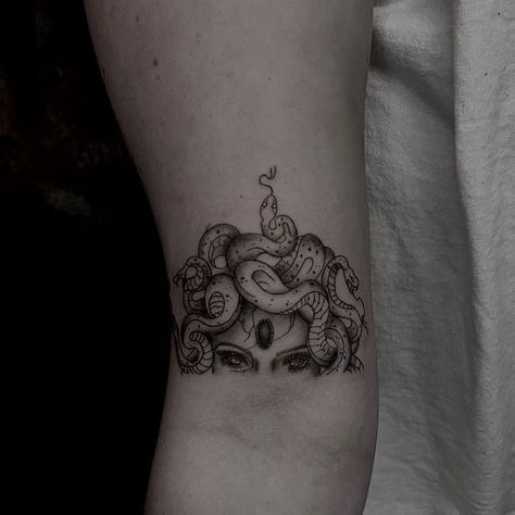 Medusa Underboob Tattoo, Medusa Sternum Tattoo, Survivor Tattoo, Krishna Tattoo, Water Tattoo, Medusa Tattoo, Sternum Tattoo, Rib Tattoo, Design Drawings