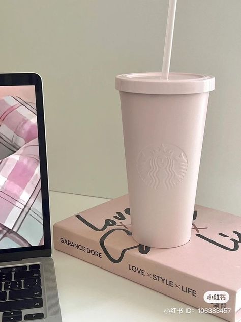 Pink Starbucks Cup, Snack Aesthetic, Aesthetic Planners, Daily Aesthetic, Starbucks Tumbler Cup, Starbucks Coffee Cup, Cute Coffee Cups, Peach Aesthetic, Business Baby