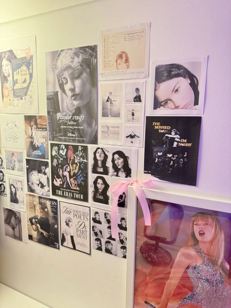 Fangirl Bedroom, Swiftie Room, Fangirl Room, Singer Poster, Room Things, Winter Bedroom, Wall Aesthetic, Future Room, Room Redesign