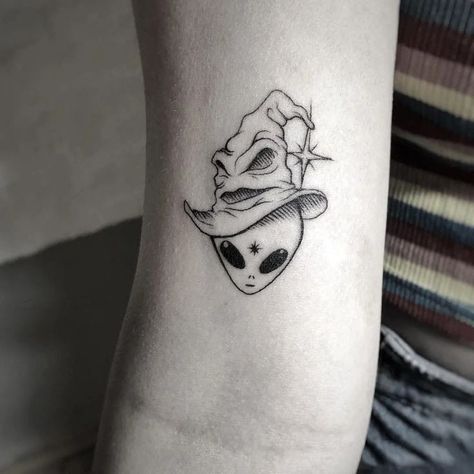 Hase Tattoos, Tattoo Machine Tattoo, Emo Tattoos, Think Tattoo, Needle Tattoo, Tattoo Needle, Machine Tattoo, Rotary Tattoo, Alien Tattoo