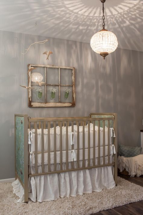 Rustic Nursery Fixer Upper Joanna Gaines, Fixer Upper Home, Fixer Upper Inspired, Hgtv Fixer Upper, Farmhouse Nursery, Rustic Nursery, Fixer Upper Style, Chip And Joanna Gaines, Magnolia Homes