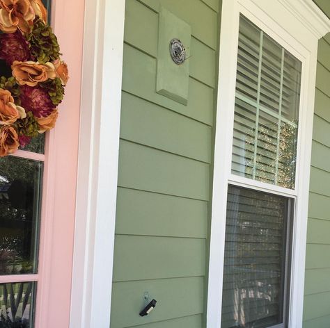 Grey Home Exterior, Green Vinyl Siding, Pink House Exterior, Sage Green House, Small House Diy, Cottage Paint Colors, Green House Exterior, Green Siding, Outside House Colors