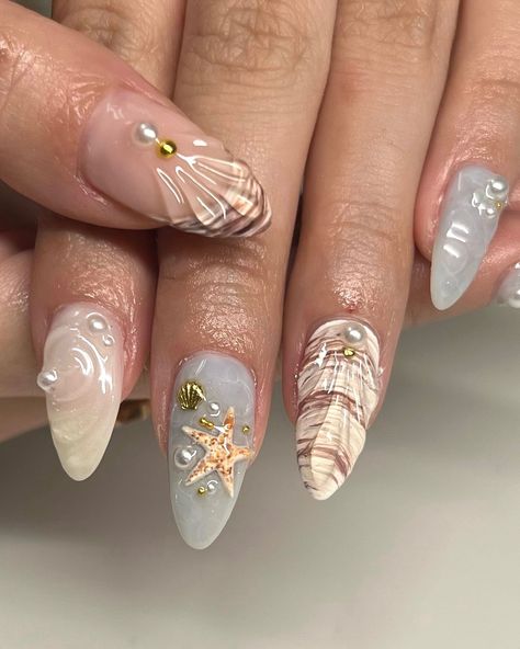 Seashells Nails, Seashell Nails Design, Oyster Nails, Seashell Nail Art, Greece Nails, Shell Nails, Fish Nails, Seashell Nails, Beach Nail Art