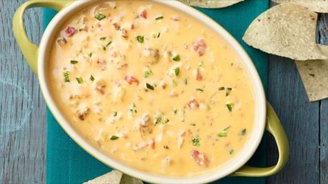 Con Queso Recipe, Ree Drummond Recipes, Queso Recipe, Buffalo Wild Wings, Chili Cook Off, Queso Dip, Pioneer Woman Recipes, Easy Comfort Food, Fettuccine Alfredo