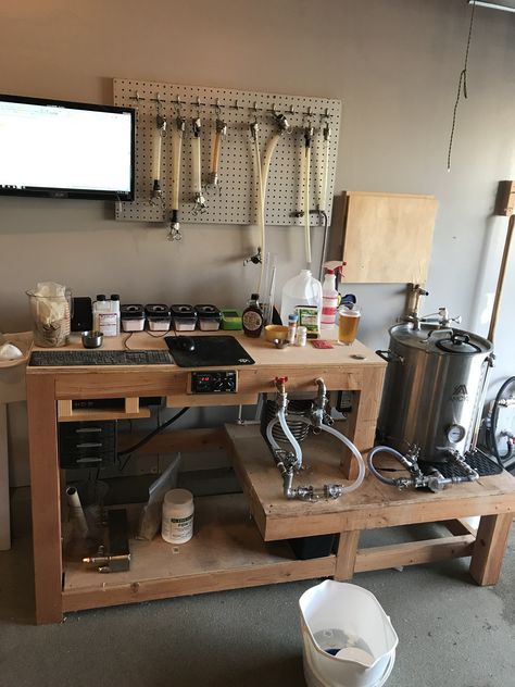 Home Brewery Design, Garage Brewery, Basement Brewery, Brew Room, Beer Room, Brew Stand, Homebrew Setup, Beer Factory, Home Brewing Equipment