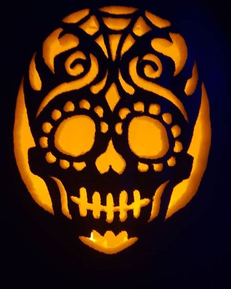 Creative Pumpkin Carving Ideas, Sugar Skull Pumpkin, Halloween Pumpkin Carving Stencils, Pumkin Carving, Pumpkin Carving Contest, Creative Pumpkin Carving, Amazing Pumpkin Carving, Easy Pumpkin Carving, Scary Pumpkin Carving