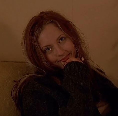 katharine isabelle ginger snaps 00s 2000 grunge fairy witch wolf teenage Katherine Isabelle, Ginger Fitzgerald, Ginger Snaps Movie, Katharine Isabelle, 2000s Grunge, Brooklyn Baby, Ginger Snaps, Woman Crush, Mean Girls