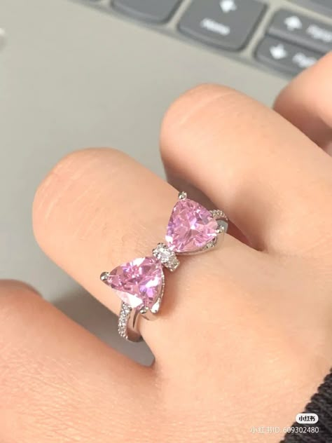 Tiny Butterfly, Rings Pink, Cute Jewellery, Butterfly Love, Jewelry To Buy, Charm Ring, Bow Ring, Jewelry Accessories Ideas, Butterfly Ring