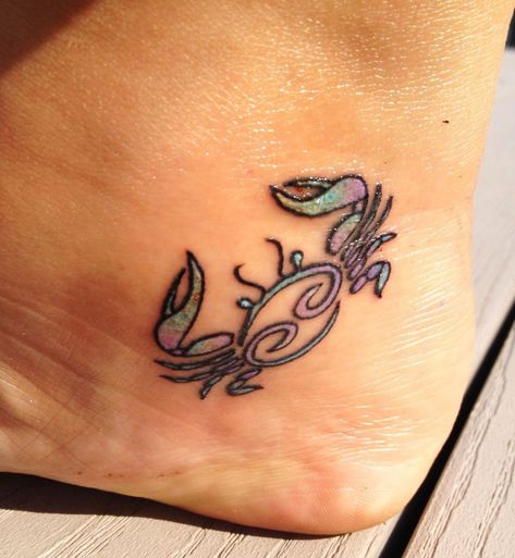 Crab Tattoo, Horoscope Tattoos, Gemini Tattoo, Muster Tattoos, Zodiac Sign Tattoos, Beach Tattoo, Tato Lengan, Geniale Tattoos, Zodiac Tattoos