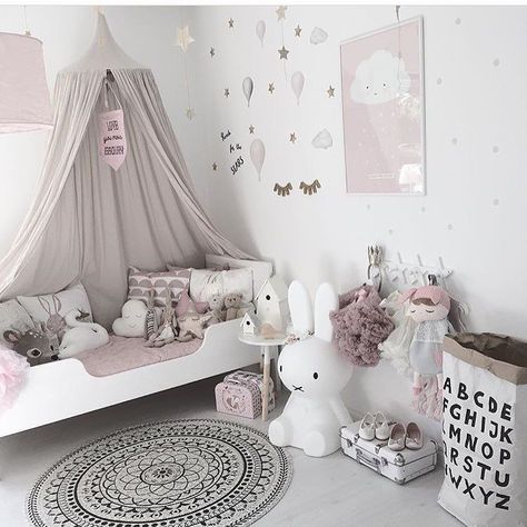 Baby Room Ideas Early Years, Baby Room Design Boy, Princess Canopy Bed, Parents Room, Princess Bed, Adorable Nursery, Decor Videos, Princess Room, Toddler Rooms