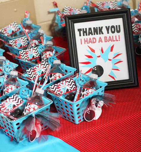 Bowling Party Favor... love the thank you sign!! And could put a "Please enjoy some SPARE treats!" signs on each favor or add it to the sign :0) It could work for sports party too. Kids Bowling Party, Bowling Party Themes, Bowling Party Favors, Kids Bowling, Celebration Decorations, Bowling Birthday Party, Denim Party, Bowling Birthday, Bowling Party