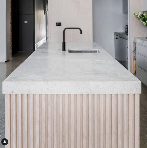 Like the slatted wood on the island Buildher Collective, Minimal Kitchen Design, Wood Kitchen Island, Sleek Kitchen, Kitchen Benches, Kitchen Design Decor, Gorgeous Kitchens, Kitchen Trends, Bespoke Kitchens