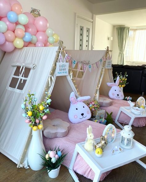 Sleepover Tents
Easter Theme
Florals
Balloon garland 
Bunnies
Eggs Easter Sleepover Ideas, Easter Sleepover, Teepee Sleepover Party, Kids Movie Party, Slumber Party Decorations, Spa Sleepover Party, Sleepover Tents, Slumber Party Birthday, Kids Party Inspiration