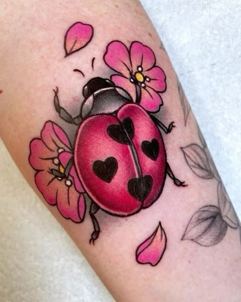 Ladybug Tattoos, Ladybug Tattoo, Strawberry Tattoo, Neotraditional Tattoo, Petit Tattoo, Lady Bug Tattoo, Bug Tattoo, Insect Tattoo, Tattoo Instagram