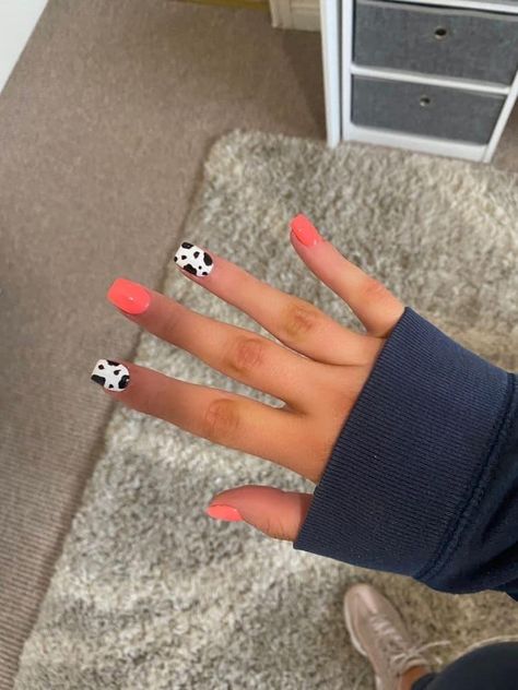 Gel Nail Cow Print, Country Nails Short Simple, Cute Nails Short Acrylic Simple, Country Nails Acrylic Short, Coffin Acrylic Nails Cow Print, Coral Cow Print Nails, Acrylic Nails Ideas Cow Print, Cute Country Nails Acrylic, Cute Short Acrylic Nails Western