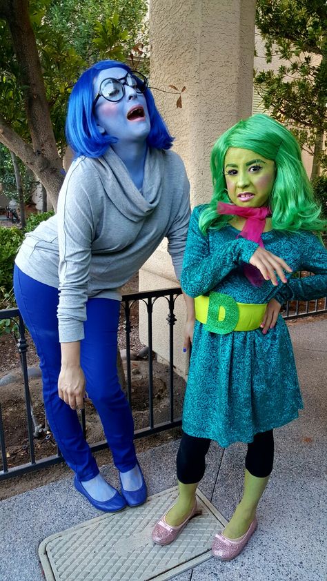 Inside Out 2 Costume, Ennui Costume, Inside Out Costumes Group, Disfraz Up, Disgust Costume, Inside Out Costume, Crazy Hat, Crazy Hat Day, Diy Costumes Kids