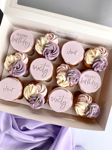 Birthday Cupcakes Ideas Aesthetic, 80th Birthday Cupcakes, Lilac Cupcakes, 60th Birthday Cupcakes, 40th Birthday Cupcakes, Elegant Cupcakes, Purple Cupcakes, Gold Birthday Cake, Gold Cupcakes