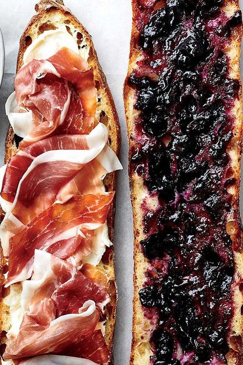 This quick and easy 10-minute ham and jam sandwich incorporates goat cheese, baguette, prosciutto and blueberry jam to create the ultimate comfort food meets light lunch. Whether you’re looking to eat this ham recipe as an appetizer, side dish, football food, tailgate food, light lunch or weeknight dinner, it’s a great choice for a ham recipe.#hamrecipes #sandwichrecipes #lunchideas #sandwichrecipes #christmasrecipes Cooking Ham, Jam Sandwich, Picnic Sandwiches, Food Sandwiches, Austin Food, Ham Sandwiches, Sandwich Ideas, Blueberry Jam, Perfect Lunch