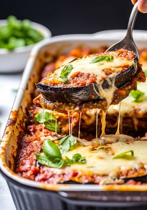 This Eggplant Parmesan recipe is made with layers of lightly breaded baked eggplant, flavorful marinara sauce, parmesan cheese and melty mozzarella. Robust and flavorful, this classic Italian dish is one your whole family will love. Stuffed Eggplant Parmesan, Best Eggplant Parmesan Recipe, Eggplant Recipes Healthy, Eggplant Parmesan Recipe, Healthy Eggplant, Eggplant Recipes Parmesan, Vegetarian Recipes Dinner Healthy, Eggplant Lasagna, Arugula Pesto