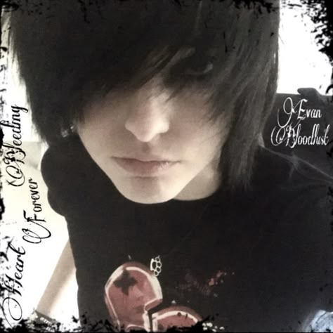 Evan Bloodlust Emo, Evan Bloodlust, Punk Hair Short, Scene Boy Hair, Icons Emo, Emo Haircut, Emo Haircuts, Scene Guys, Scene Punk