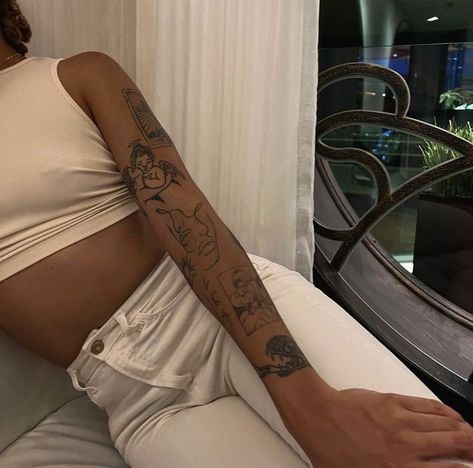 Side Hand Tattoos, Minimalistic Tattoos, Delicate Tattoo, Classy Tattoos, Discreet Tattoos, Dainty Tattoos, Girly Tattoos, Subtle Tattoos, Sleeve Tattoos For Women