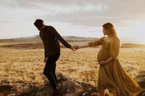 Moody Maternity Photography, Maternity Ideas, Maternity Photoshoot Poses, Family Photo Pose, Fall Maternity, This Boy, Fall Photoshoot, Maternity Photoshoot, Family Maternity