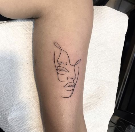 Silouette Tattoo, Simple Leg Tattoos, Word Tattoo Ideas, Face Tattoos For Women, One Line Tattoo, Hippie Tattoo, Word Tattoo, Hand And Finger Tattoos, Gemini Tattoo