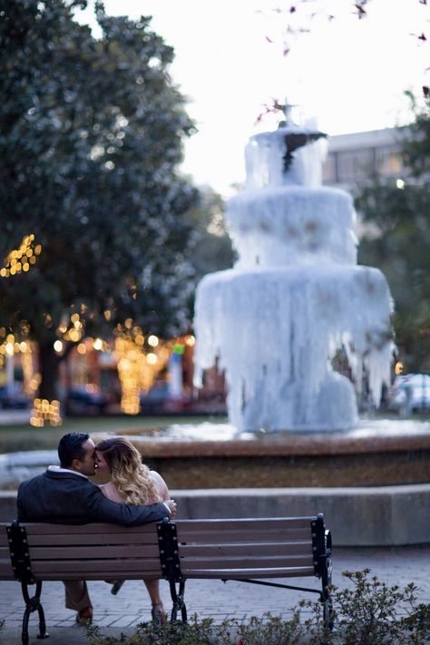 Downtown Pensacola Photoshoot, Water Fountain Couple Photos, Fountain Couple Pictures, Water Fountain Photoshoot, Engagement Photos Fountain, Fountain Poses, Fountain Pictures, Winter Engagement Photos Snow, Engament Photos