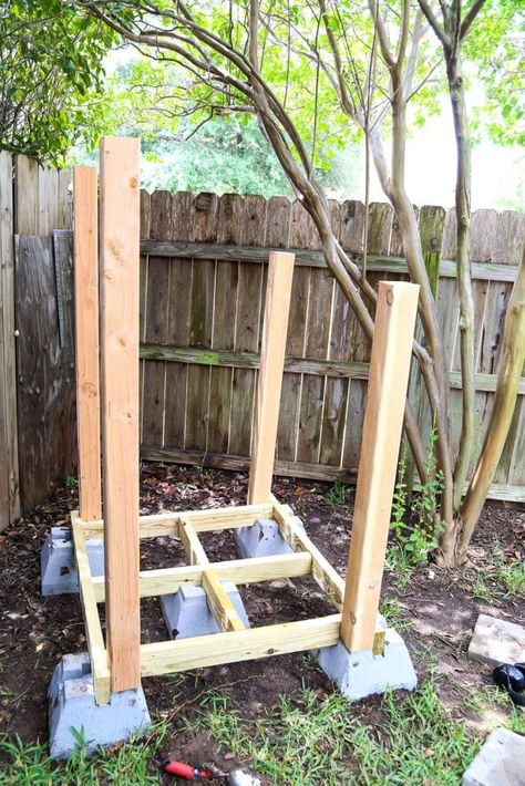 Toddler Outdoor Playhouse, Backyard Clubhouse, Backyard Playhouse Ideas, Diy Outdoor Playhouse, Clubhouse Ideas, Kids Playhouse Outdoors, Backyard Fort, Backyard Playset, Tree House Diy