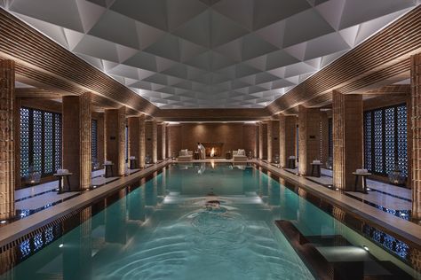 Inside the New Mandarin Oriental in Marrakech Spa Luxe, Luxury Hotel Design, Piscina Interior, Luxury Swimming Pools, Indoor Swimming Pool, Luxurious Interior, Swimming Pool Spa, Best Spa, Spa Design