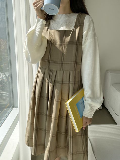 Khaki Preppy  Sleeveless Polyester Plaid Pinafore Embellished Non-Stretch Spring/Fall Women Dresses School Appropriate Outfits, Preppy Aesthetic Outfits, Academia Outfits, Modest Fashion Hijab, Hijabi Outfits Casual, Dress Up Dolls, Mom Outfits, Modest Outfits, Outfits Casuales