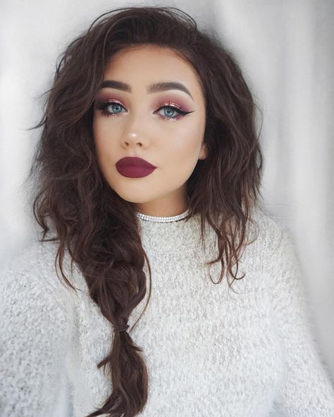 Party Makeup Looks, Black Lashes, Beauty Make-up, Winter Makeup, Round Face Haircuts, Vintage Makeup, Red Lipstick, Party Makeup, Cute Makeup