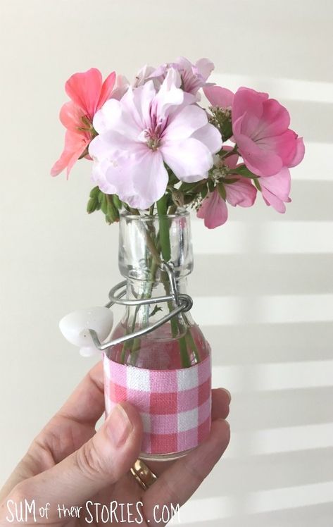 Pink Gingham Party Decorations, Pink Baby Q Shower Ideas, Pink Gingham Baby Shower Ideas, Babyq Shower, Piggy Party, Baby Bbq, Country Bbq, Bow Theme, Gingham Party