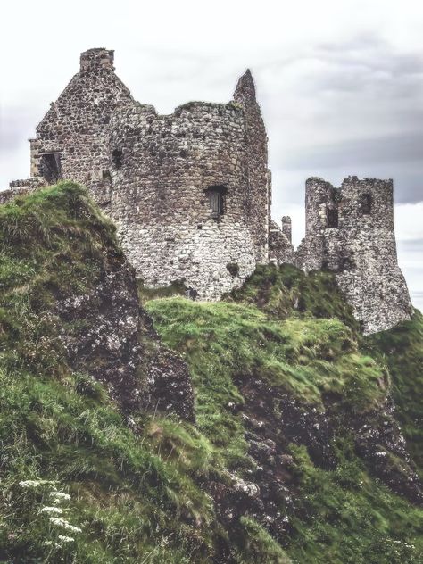 gray ruin house on top on mountain photo – Free Dunluce castle Image on Unsplash Northern Ireland Aesthetic, Ireland Aesthetic, Ireland Pictures, Images Of Ireland, Ancient Ireland, Ireland Itinerary, Castle Pictures, Mountain Photos, Road Trip Itinerary