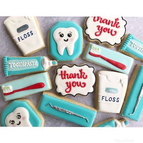 Dental Cookies Decorated, Tooth Cookies Decorated, Dentist Cookies, Dental Cookies, Medical Cookies, Dental School Graduation, Royal Icing Cookies Recipe, Fairy Theme, Love Cookies