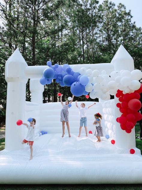 Jump House, Bubble House, Bouncy House, Blue Balloons, Bounce House, July Party, Carnival Party, Balloon Garland, Red White Blue