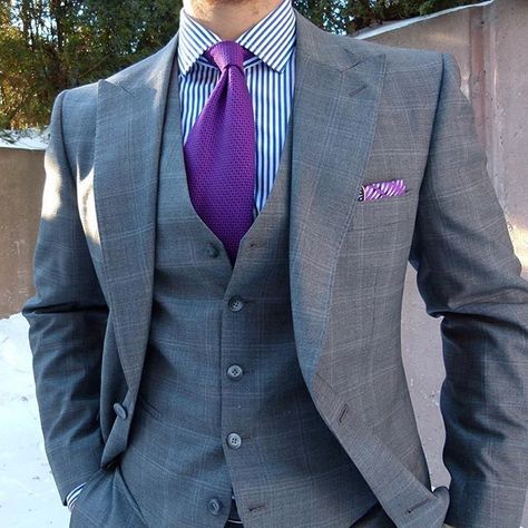 Monday back to work !! Grey Check Suit, Best Suits For Men, Checkered Suit, Mens Office Wear, Grey Suit Men, Light Suit, Suit Combinations, Light Grey Suits, Masterpiece Theater