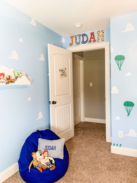 Buzz Lightyear Bedroom Ideas, Buzz Lightyear Bedroom, Pixar Nursery, Bedroom Pillows Arrangement, Under Stairs Closet, Toy Story Bedroom, Foster Kid, Toy Story Nursery, Stairs Closet