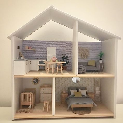 Scandi doll house, ikea flisat, doll house reno, diy, #moderndollhouse Doll House Diy, Ikea Bunk Bed, Ikea Dollhouse, Diy Barbie House, Diy Barbie Furniture, Doll House Plans, Mini Doll House, Doll House Crafts, Diy Ikea